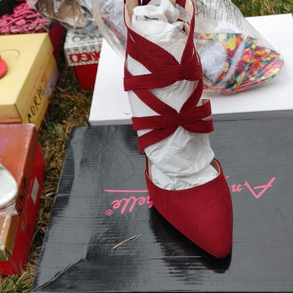 UNUSED SHOE BUNDLE! NEED TO GO ASAP - Picture 6 of 8